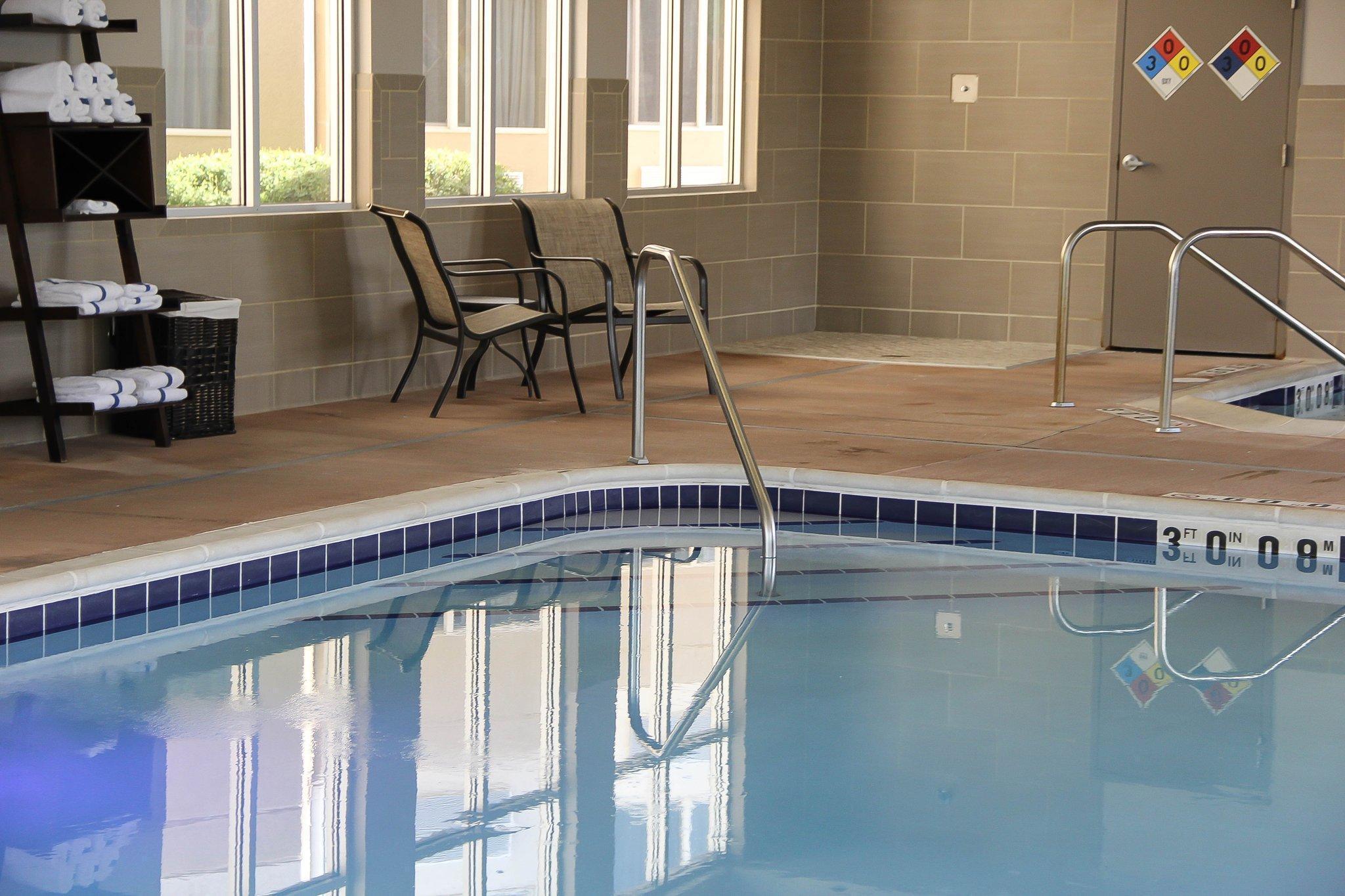 Holiday Inn Express & Suites Colorado Springs-Airport By Ihg Exterior foto