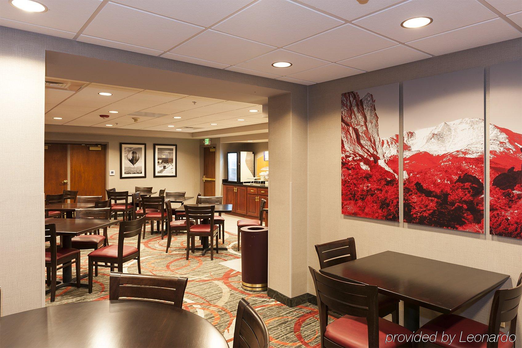 Holiday Inn Express & Suites Colorado Springs-Airport By Ihg Exterior foto