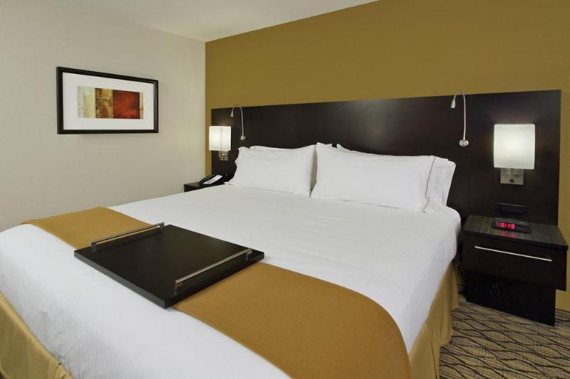 Holiday Inn Express & Suites Colorado Springs-Airport By Ihg Exterior foto